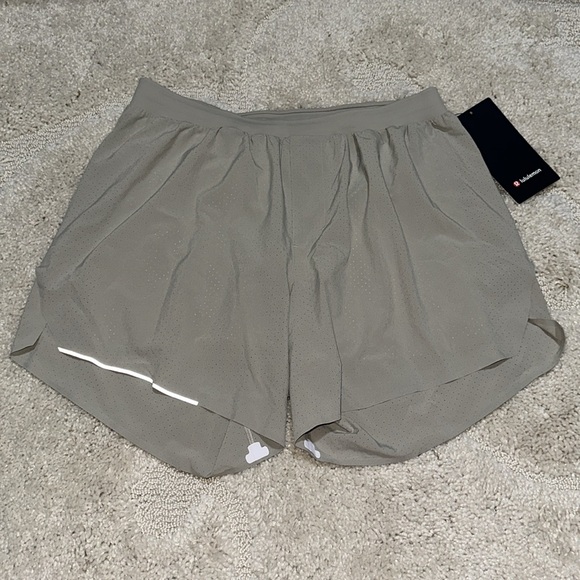 Lululemon Short 6” - Picture 2 of 5